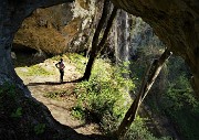 04 Alte cascate della valle di Carubbo ammirate dalla 'Grotta dei ladri'